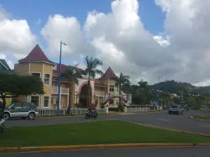 NAOMI Nightclub - Plaza Pueblo Principe