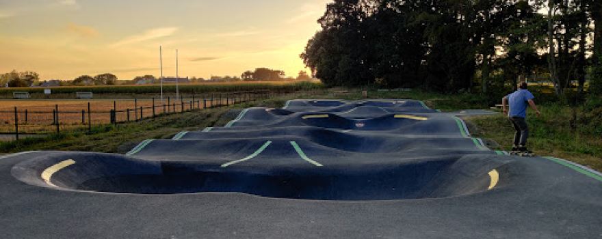 Pumptrack (piste de glisse universelle)