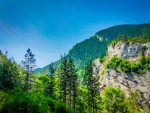 Trigrad Gorge