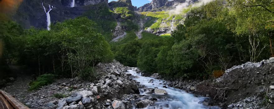 Mardalsfossen parking - 45 min hike