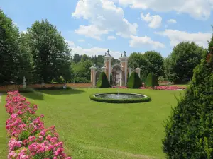 Toulovcovy stables