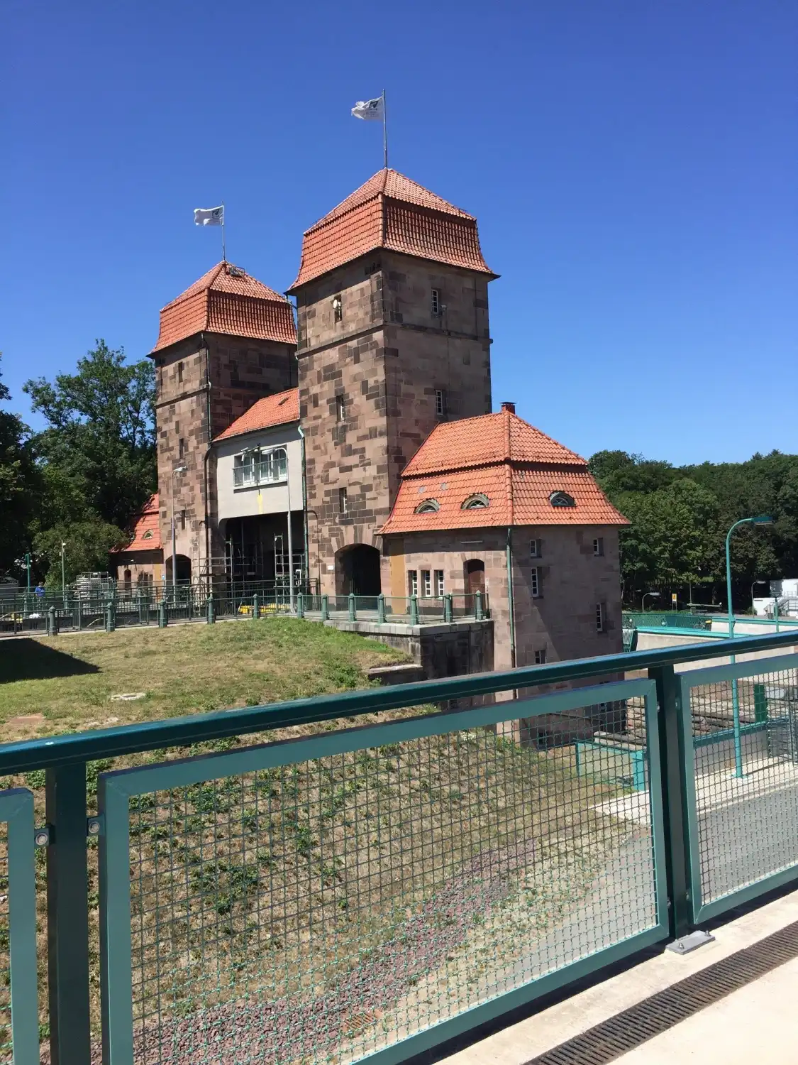 Hotels near Schachtschleuse Minden