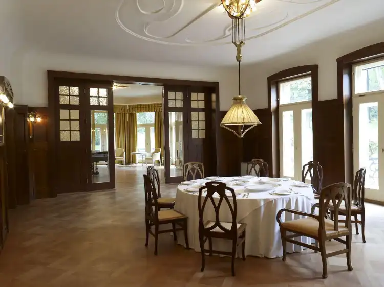 Hotels near Villa Esche