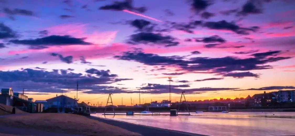 Hotels near Hove Lagoon