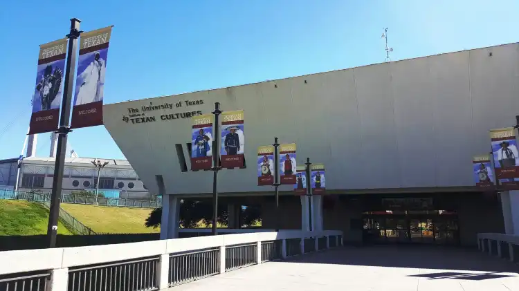 Hotels near UTSA Institute of Texan Cultures