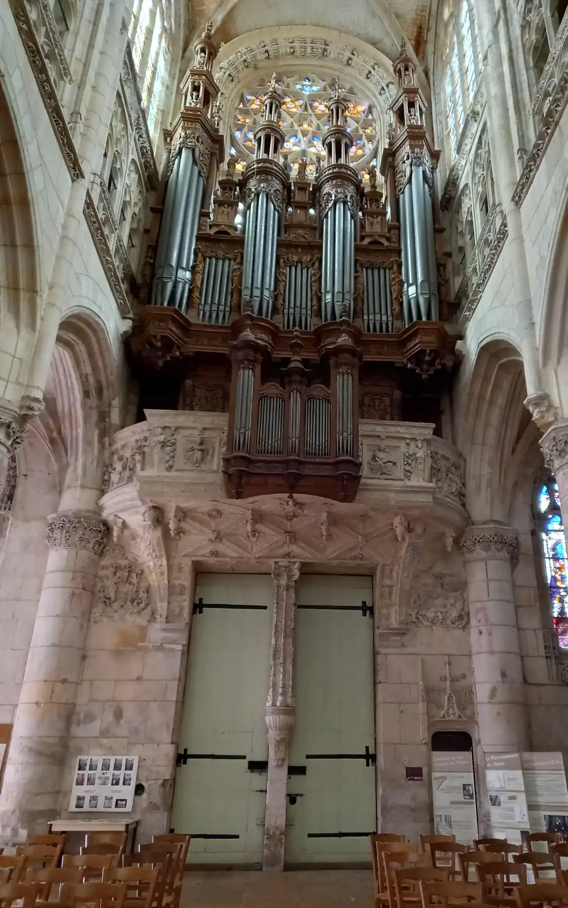 Caudebec-En-Caux: Town & Cathedral附近的飯店