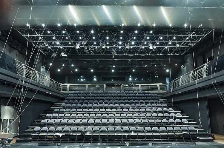Hotels in der Nähe von Archa Theatre