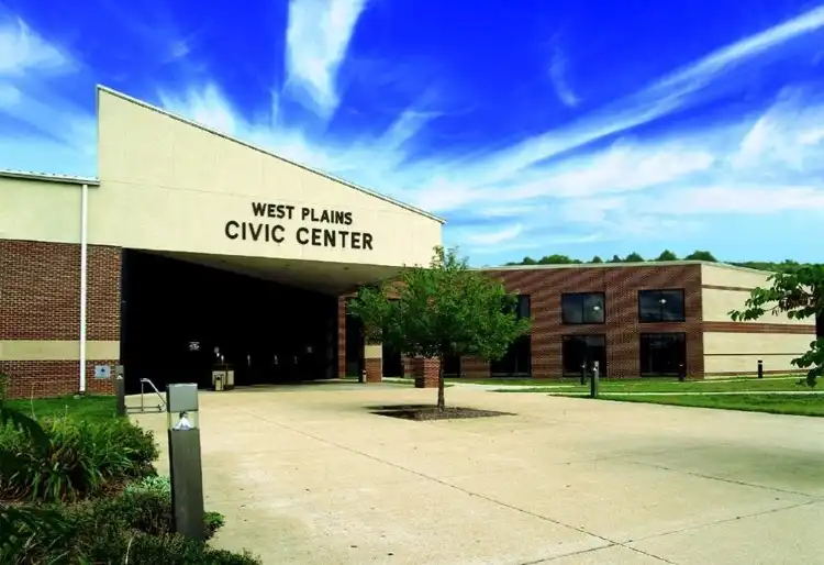 Hotels in Howell Township