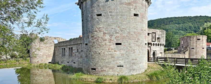 Heimatmuseum mit Wasserburg
