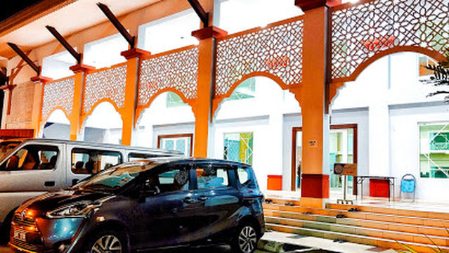 Suri Seri Begawan Raja Pengiran Anak Damit Mosque