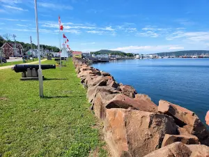 Digby Pier Lighthouse
