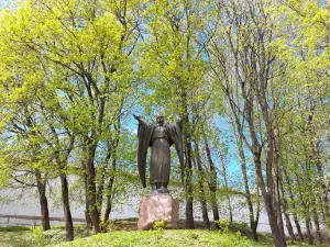 Памятник Ярославне