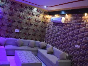 Crown cafe & restorant