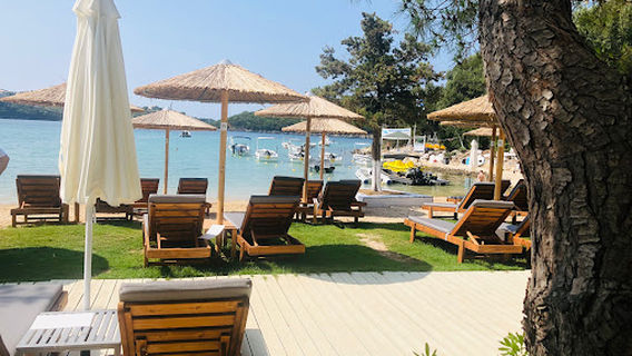 Zeri Beach