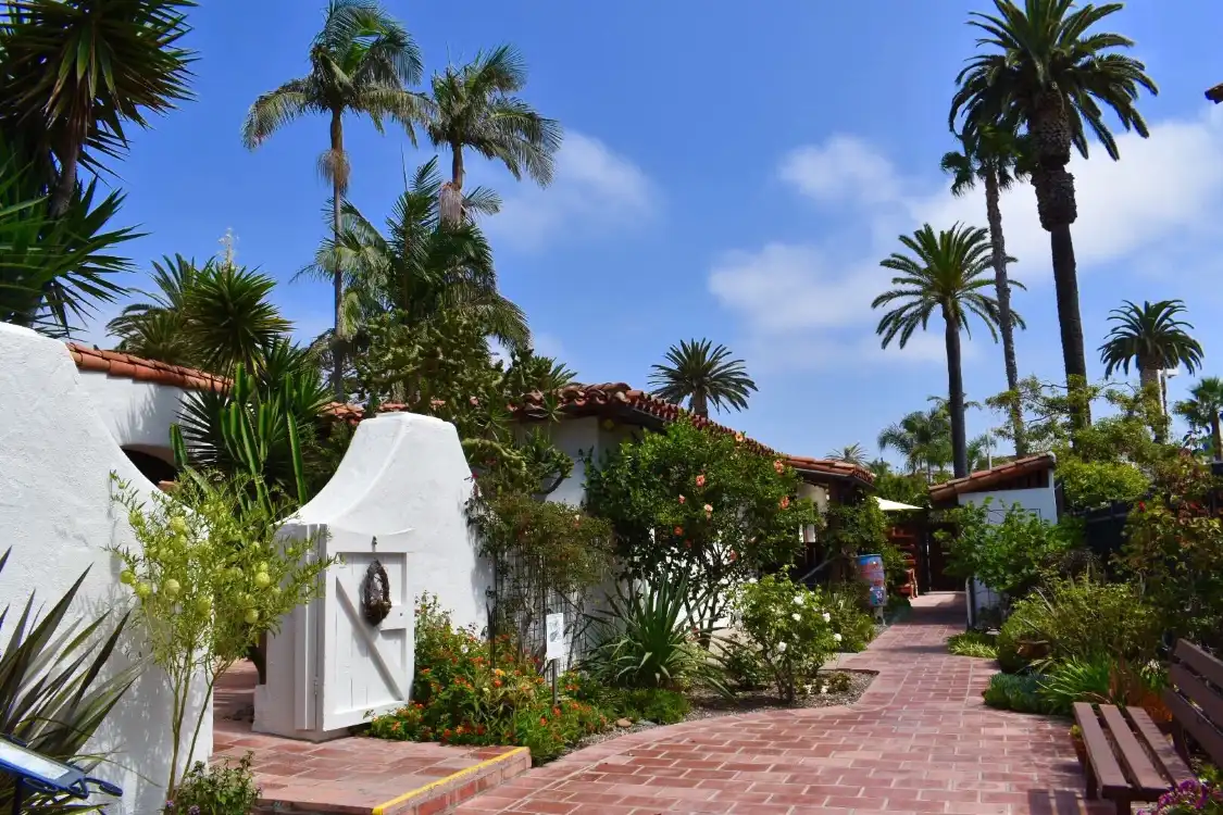 Hotels near Casa Romantica Cultural Center and Gardens
