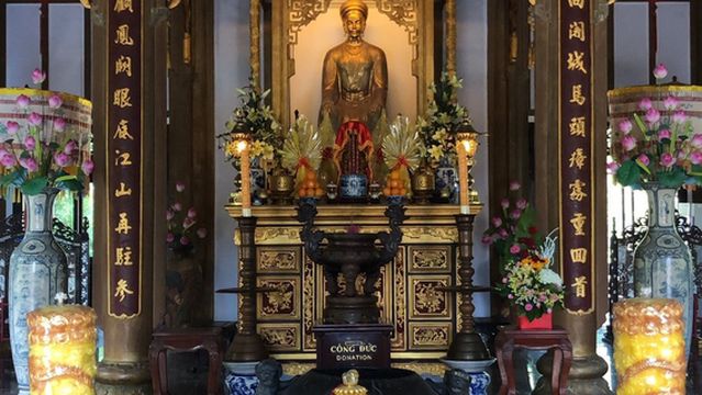 Huyen Tran Cultural Center