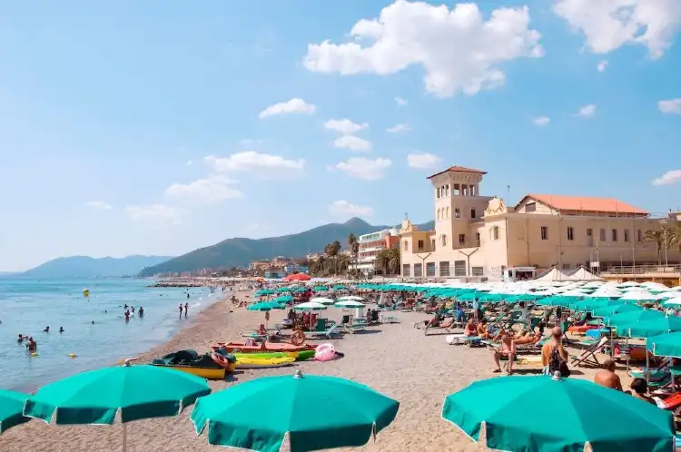 Hotels in Amarilis District