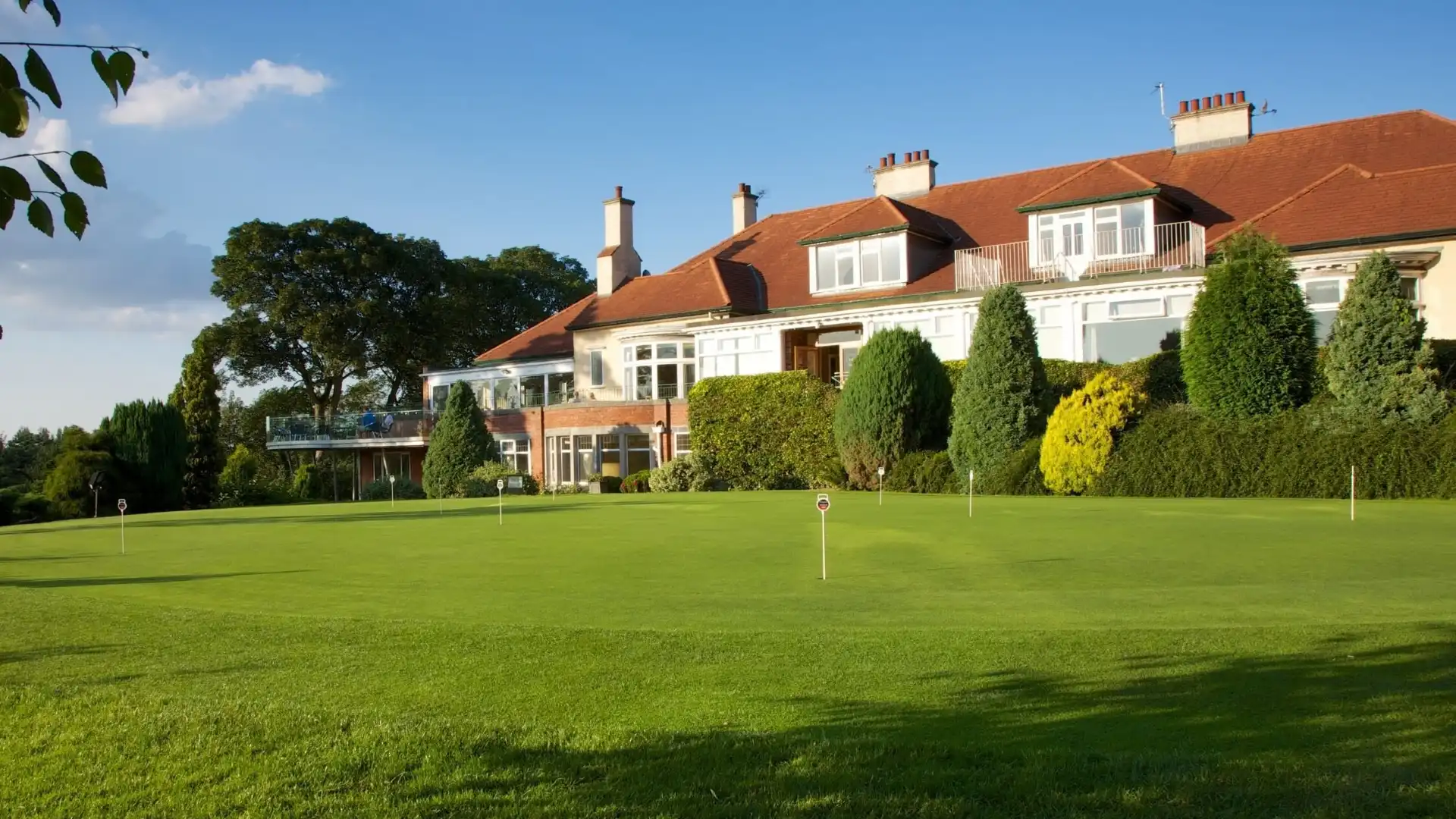 Hotels near Oakdale Golf Club