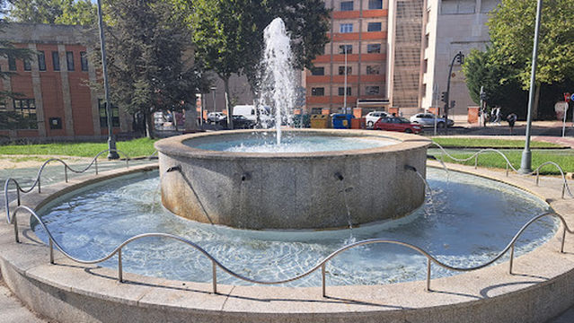 Villar y Macías Park