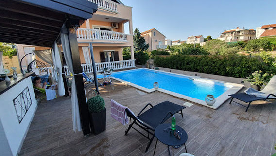 KOZMETIČKI SALON JULIJA