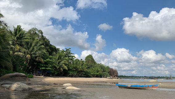 Pantai Batu Dinding Belinyu Bangka