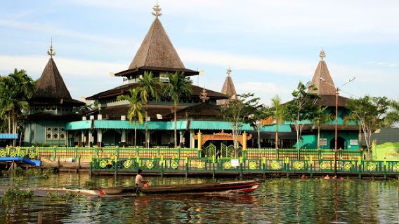 Sultan Suriansyah Mosque