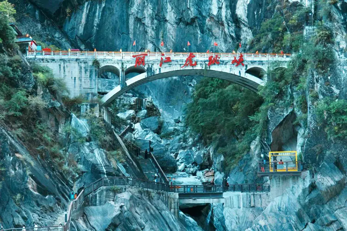 Da Lijiang alle Gole del Salto della Tigre
