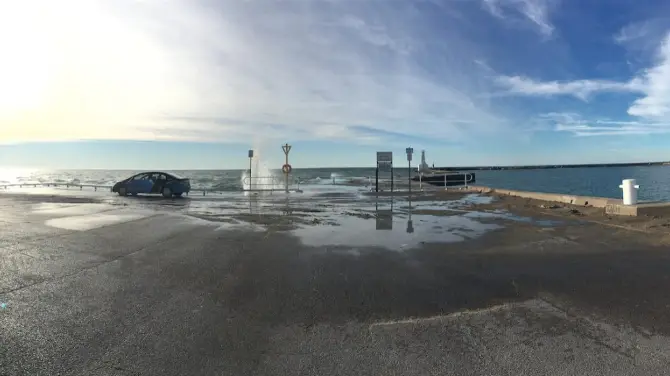 1_Cobourg Beach