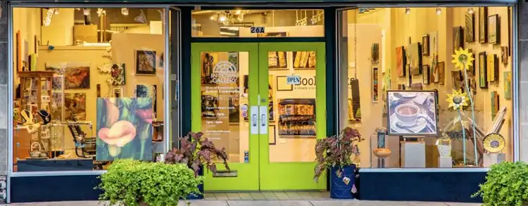 Hotels near In-Town Gallery