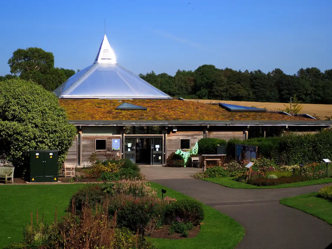 Hotels near Ness Botanic Gardens
