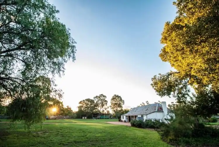 Hotels near Dundullimal Homestead