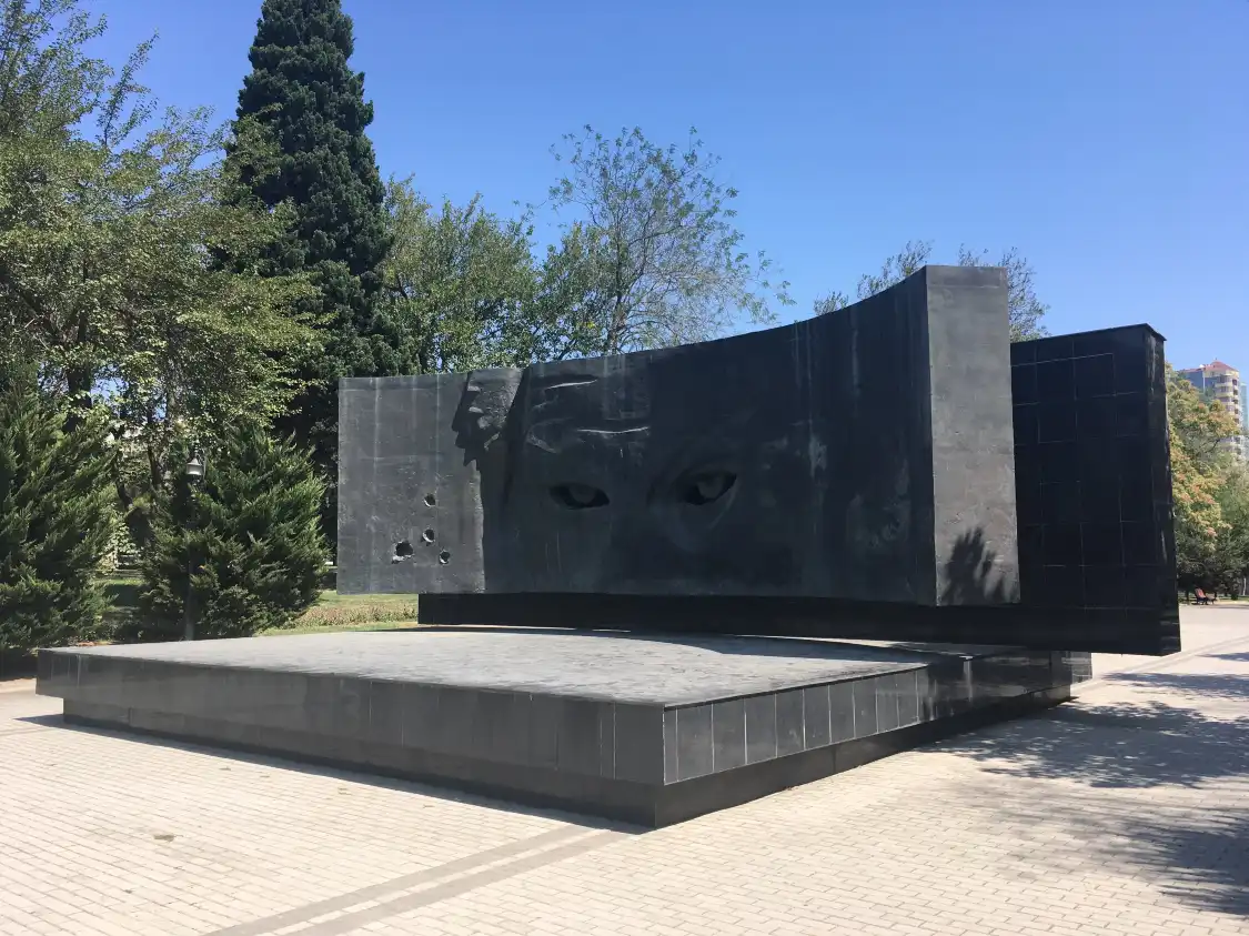 Hotels near Monument to Richard Sorge