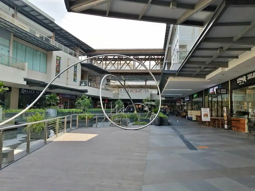 Hotels near Circuit Makati