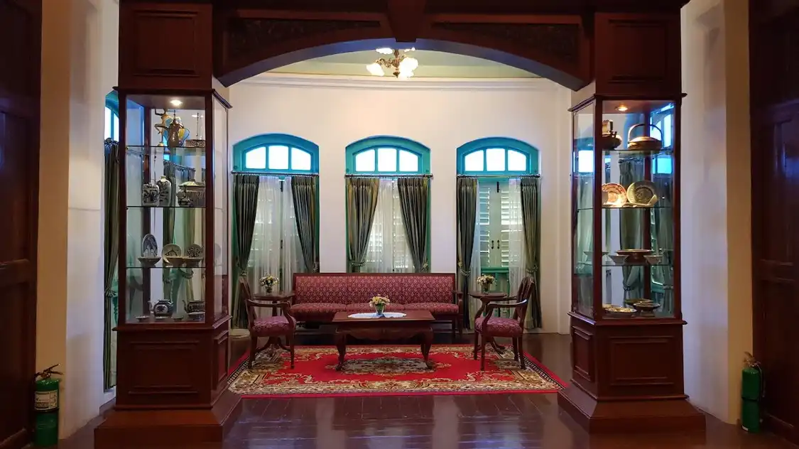 Hotels near Satun National Museum Kuden Mansion