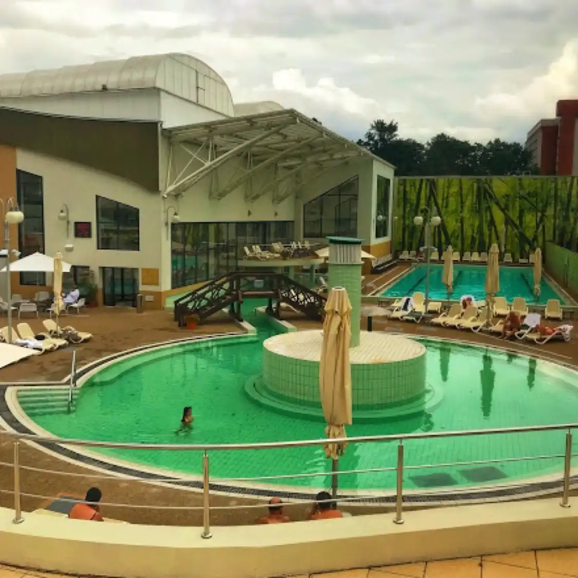 Hotels near Felixarium