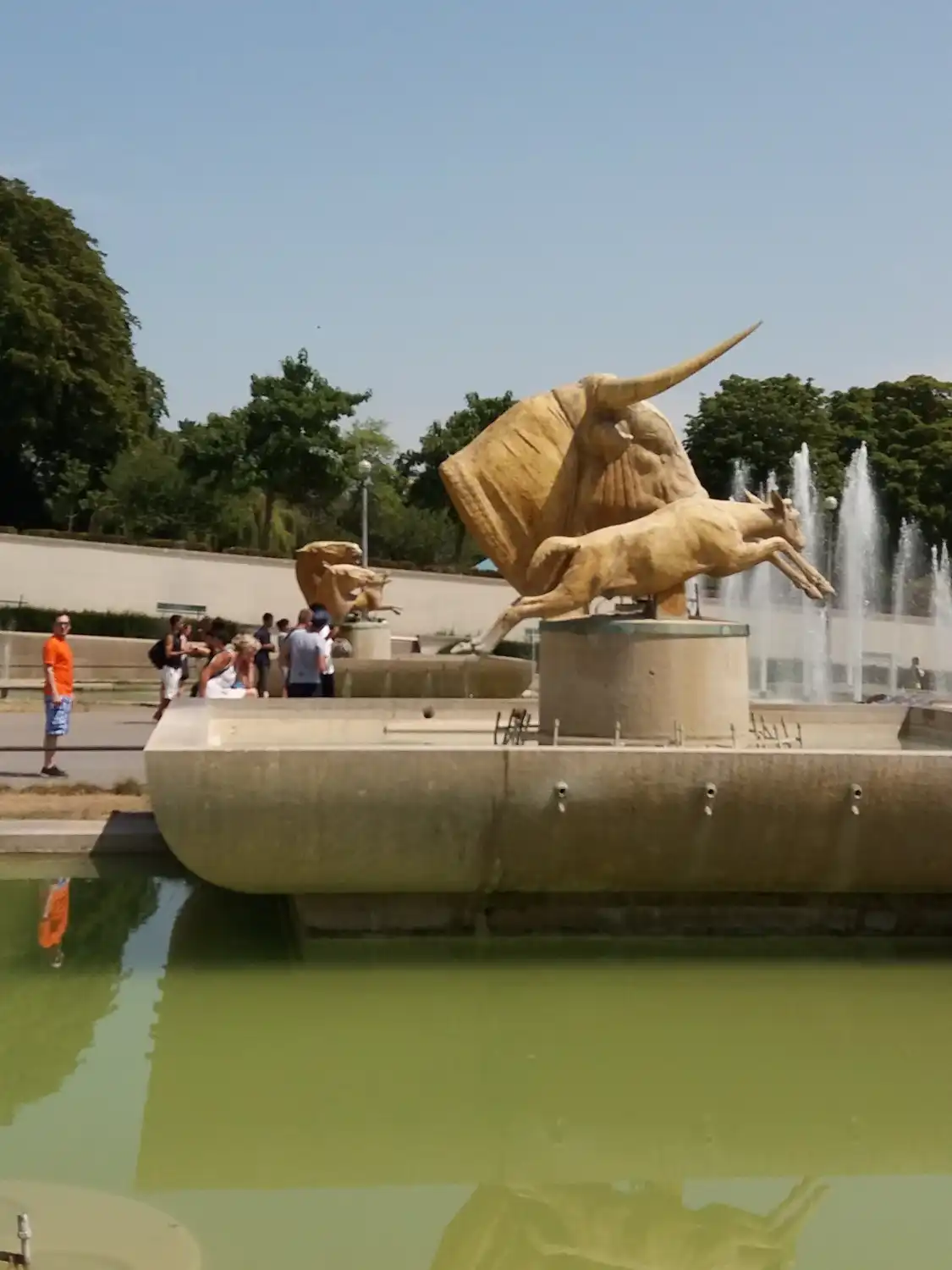 Hotels near Sculptures Taureau et Daim