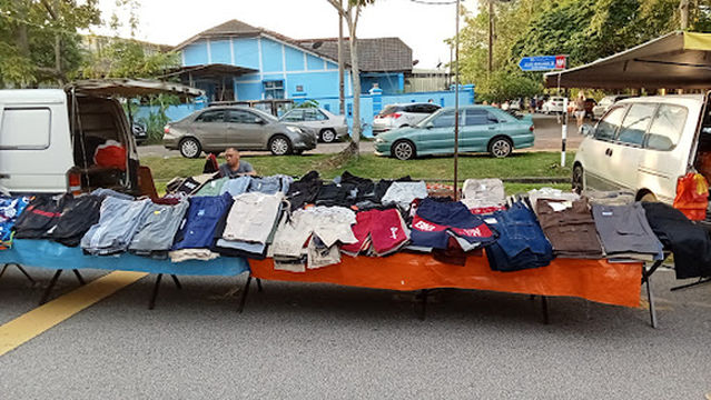 Taman Universiti Friday Pasar Malam