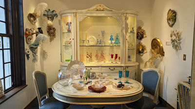Kurokabe Glass Shop