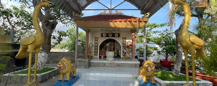 She tomb Long Hai