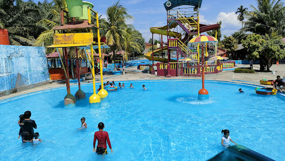 Kolam Renang Sam Tirta