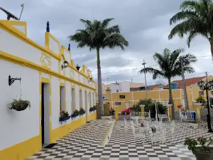 Square Tomaz Pereira