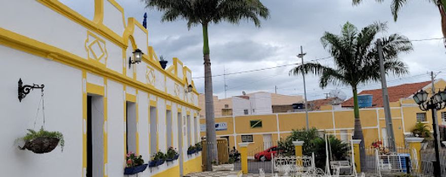 Square Tomaz Pereira