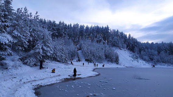 Blue Mountains ski slopes start area