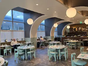 Hull & Oak Southern Kitchen