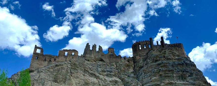 Hoşap Castle