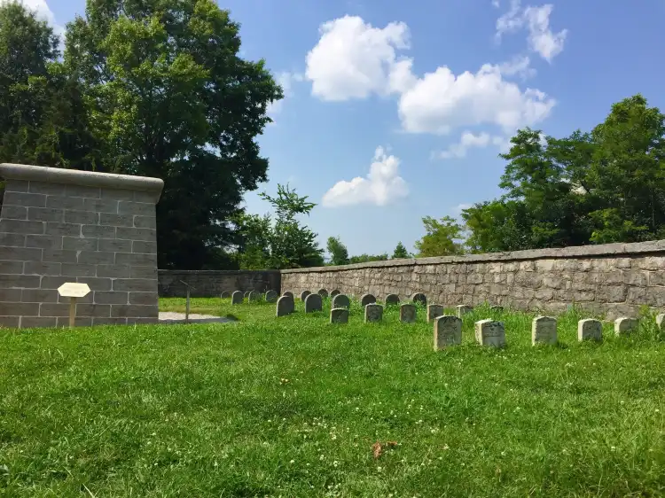 Hotels near Hazen Brigade Monument