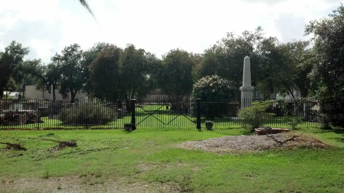 Hotels near St. John's Historic Cemetery