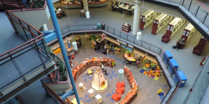 密西沙加中心圖書館