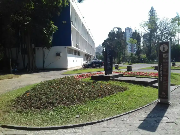 Hotels near Victor Konder Square