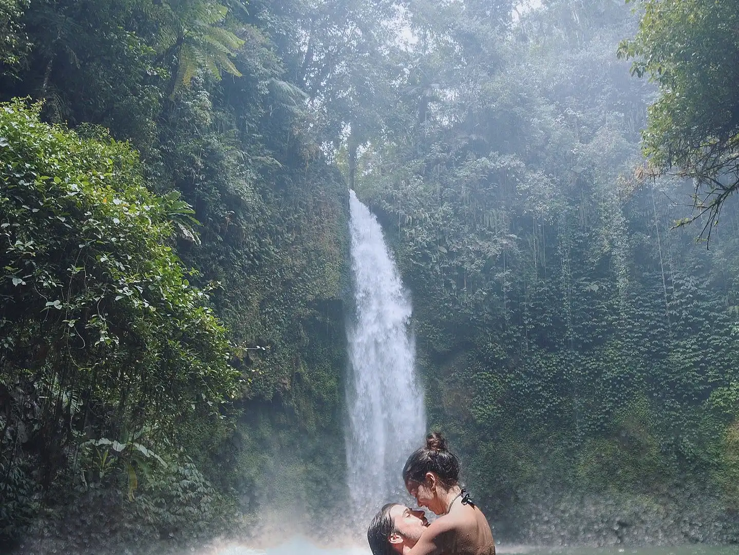Nungnung Waterfall周辺のホテル